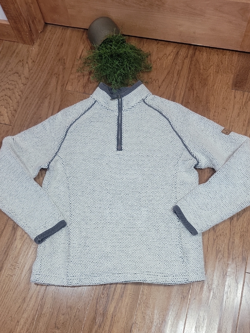 Weird Fish Textured Pullover - Picture 6 of 13